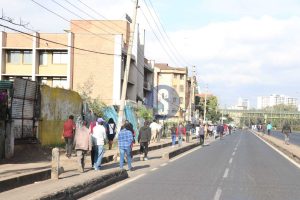 [PHOTOS] Commuters walk as PSVs barred from CBD