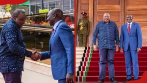 Kenyans React as Uhuru, Ruto Share Light Moment at State House: “Baba Walk Away”