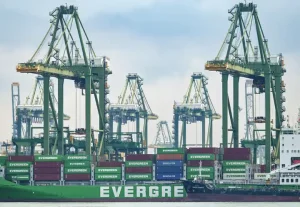 Lower shipments to US, China weigh on Singapore August exports