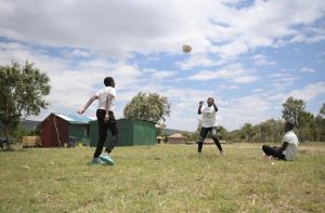 (Hello Africa) On Kenya’s Maasai Mara plains, Chinese duo builds home of hope for 29 girls