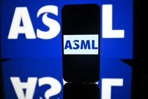 Dutch tech giant ASML posts stable profits, warns on China sales
