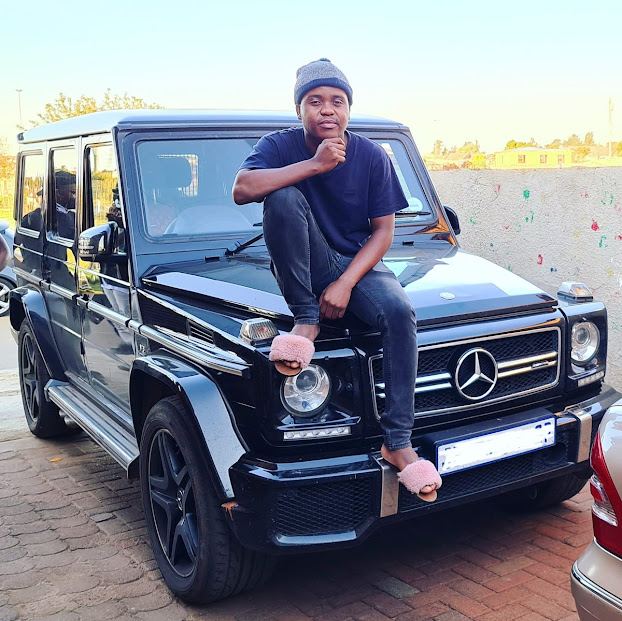 “Forget WASH WASH”…….Meet young Kenyan guy,, DAVID SANG, who owns 6 cars and lives in 6 bedroom house at just 27 years. Do you believe him?
