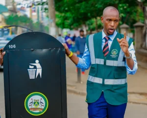 Geoffrey Mosiria: The city’s late night choirmaster is about to exit the stage. Or is he?