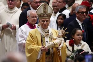 Waterskiing Santas and giant cuts of meat: Christmas around the world