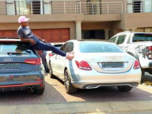 “Forget WASH WASH”…….Meet Kenyan GENZ , DAVID SANG, who owns 6 cars and lives in 6 bedroom house at just 27 years. He reveals how he makes his money that will surprise you. Any word for him?