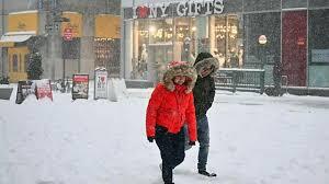 Hundreds of thousands without power as major winter storm hits US