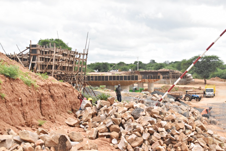 Race against the rains: Nuu residents demand Enziu bridge completion