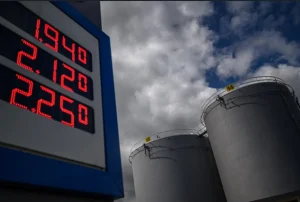 Chinese airlines to raise fuel surcharges on domestic flights