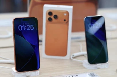 Apple earnings beat forecasts on iPhone 17 demand