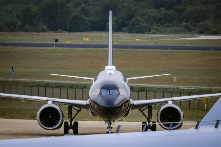 Plane with hantavirus evacuees lands in Netherlands