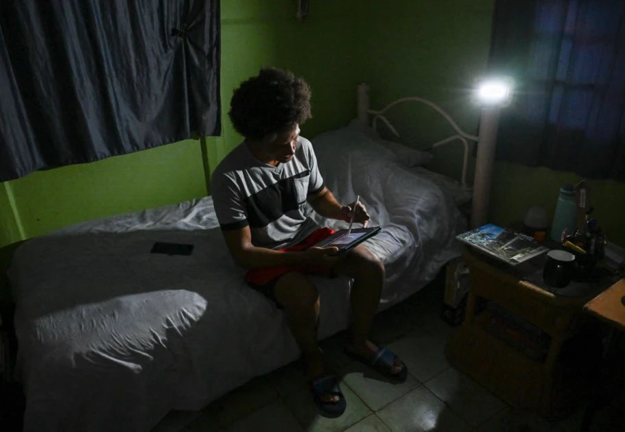Lights out for Cuban students as blockade bites