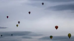 Man dies jumping from air balloon in the Netherlands