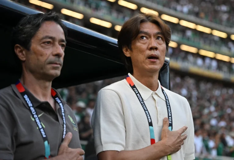 Coach tells S. Korea to move on fast with World Cup knockouts in reach