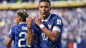 Kylian Mbappé scores stunner, breaks France goal record in Senegal win