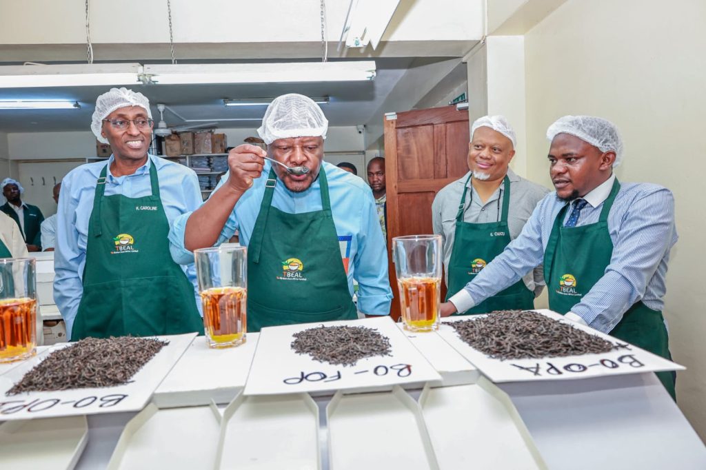 Kenya courts Chinese investors to build local tea processing industry