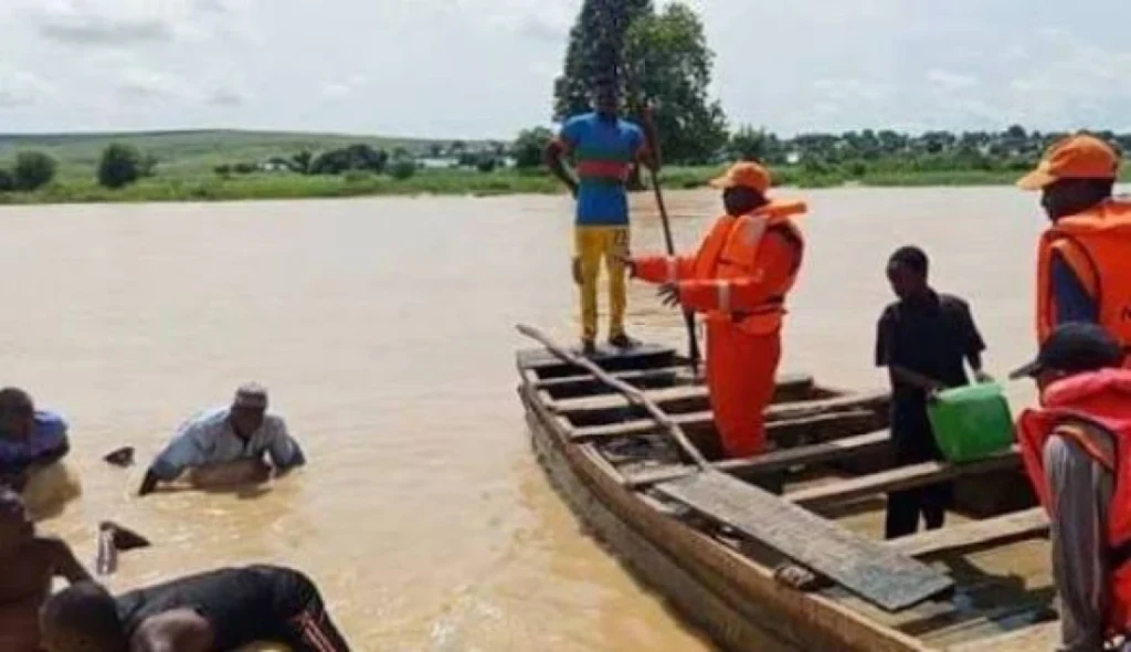 Nigerian authorities search for survivors of deadly boat sinking