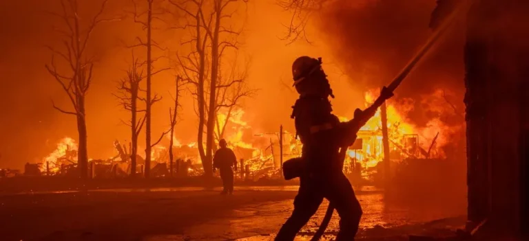 Spain and France brace for new heatwaves as wildfire closes in on Bordeaux