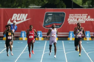 Lyles not concerned after cramp halts 200m US title bid