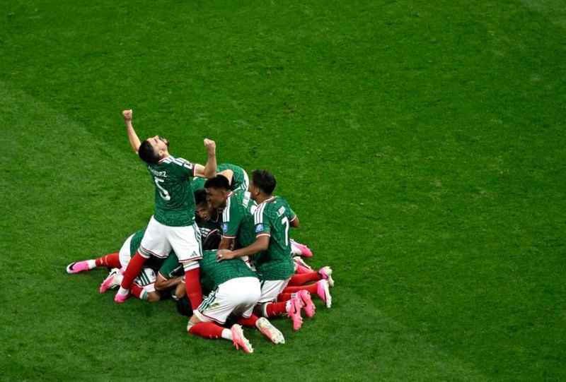 Mexico break 40-year knockout drought with win over Ecuador