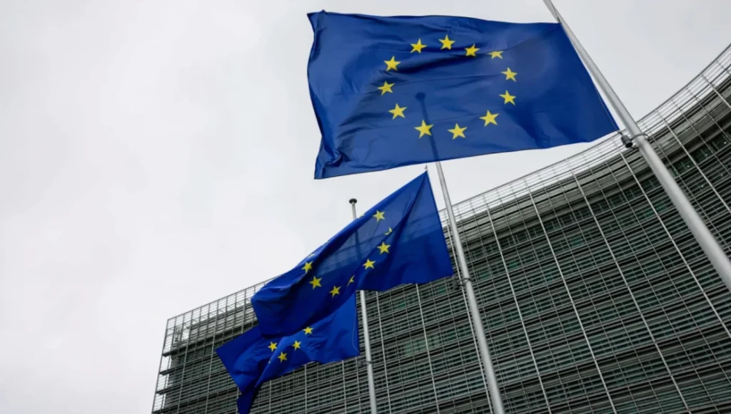 EU extends Russia oil price cap in search of sanctions deal
