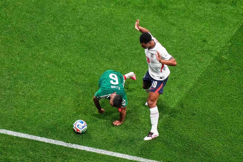 Four England players run risk of suspension – but NOT Kane