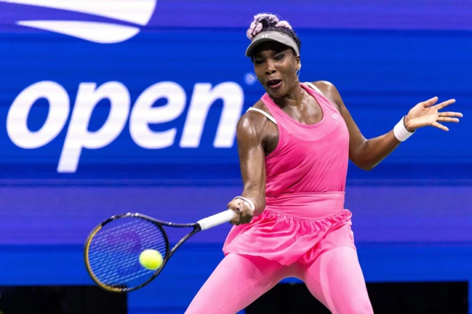 Williams sisters fall at Cincinnati while Zverev advances