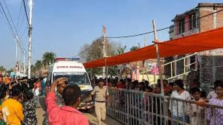 India temple stampede kills seven: authorities