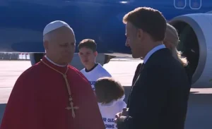 Hundreds of thousands expected in Paris for Pope’s visit
