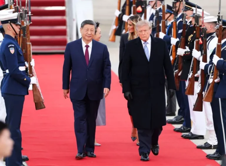 Trump offers warm welcome as China’s Xi arrives for US visit