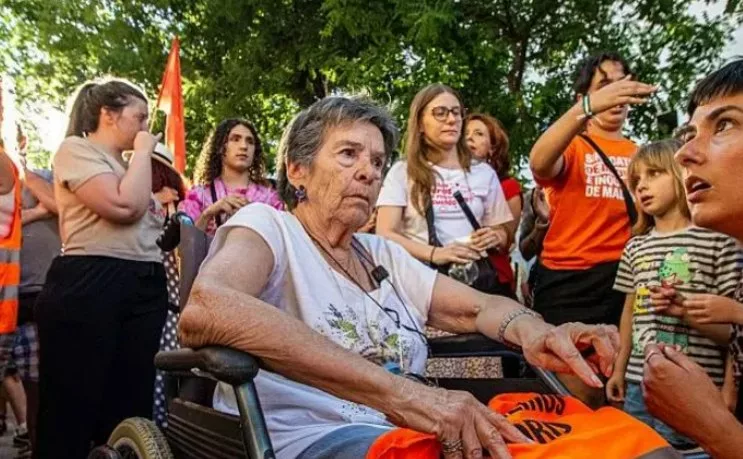 Evicted Spanish pensioner can move back home, lawyer says