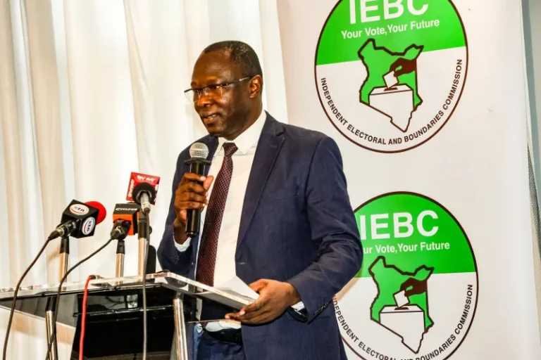Open up registration of voters, court tells IEBC