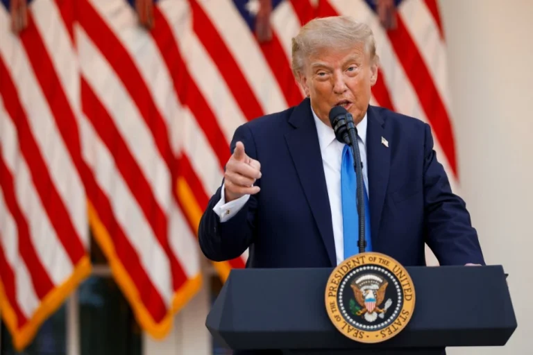 Judge blocks new Trump bid against birthright citizenship