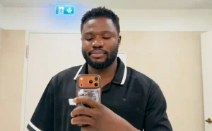 Kenyan Streamer Vindee Kneels on Air, Begs Ruto, Gachagua
