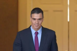 Spain train disaster clouds Sánchez chances of re-election
