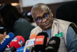 Nigeria widens hunt for possible Ebola cases